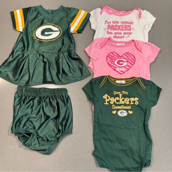 NFL Other - BUNDLE | Baby girls 6-12mths | Green Bay football onesies & outfit